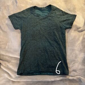 Lululemon workout shirt